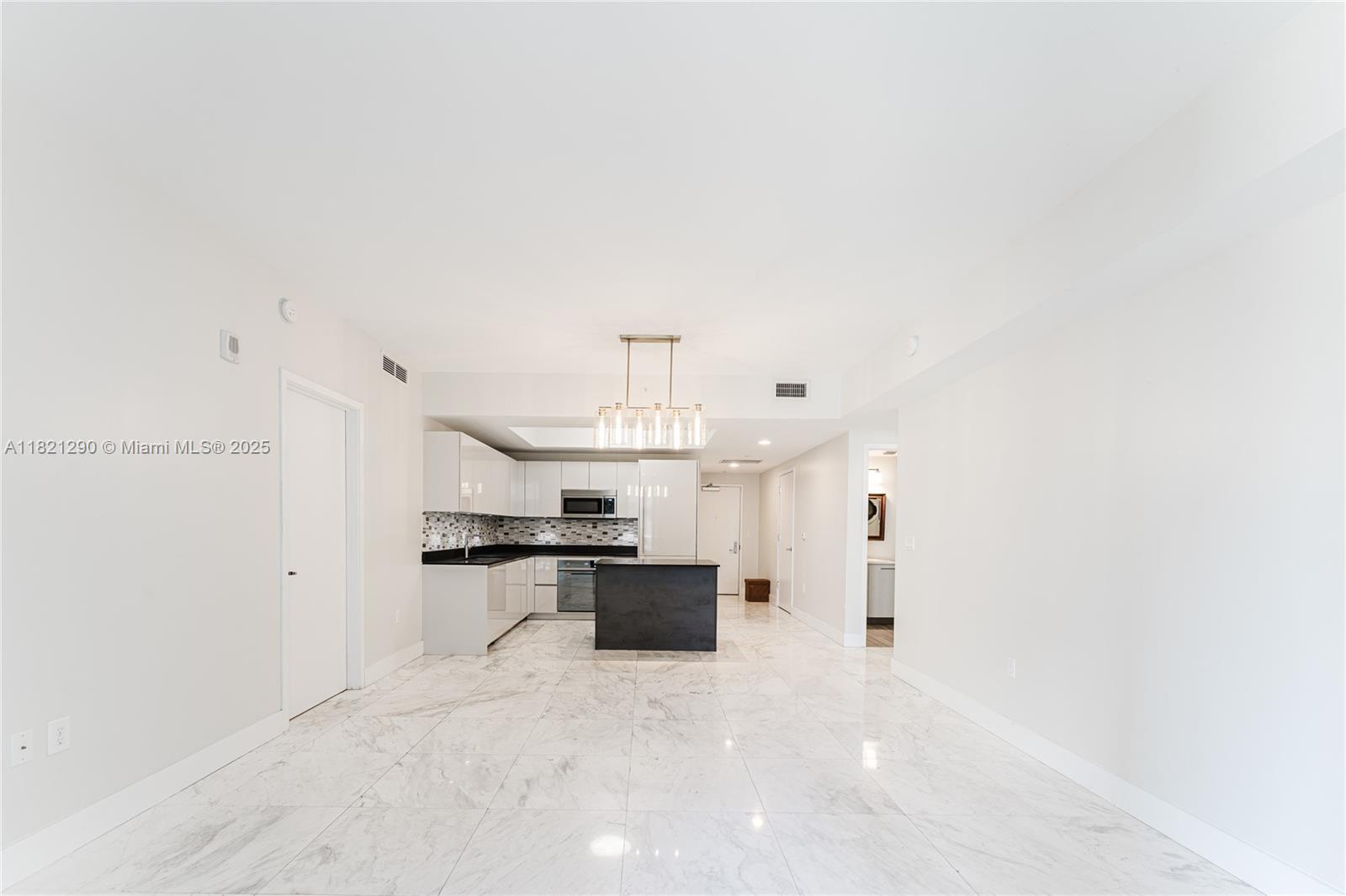 image !010 Brickell8