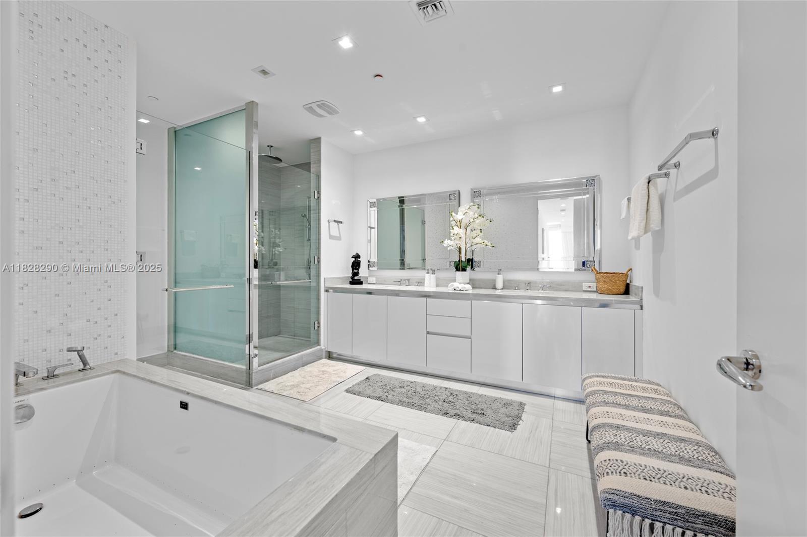 image Jade Signature27