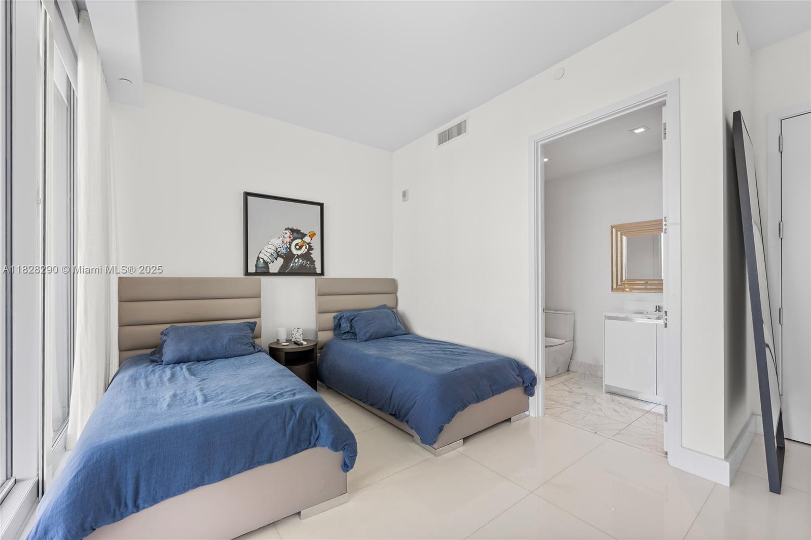 image Jade Signature32