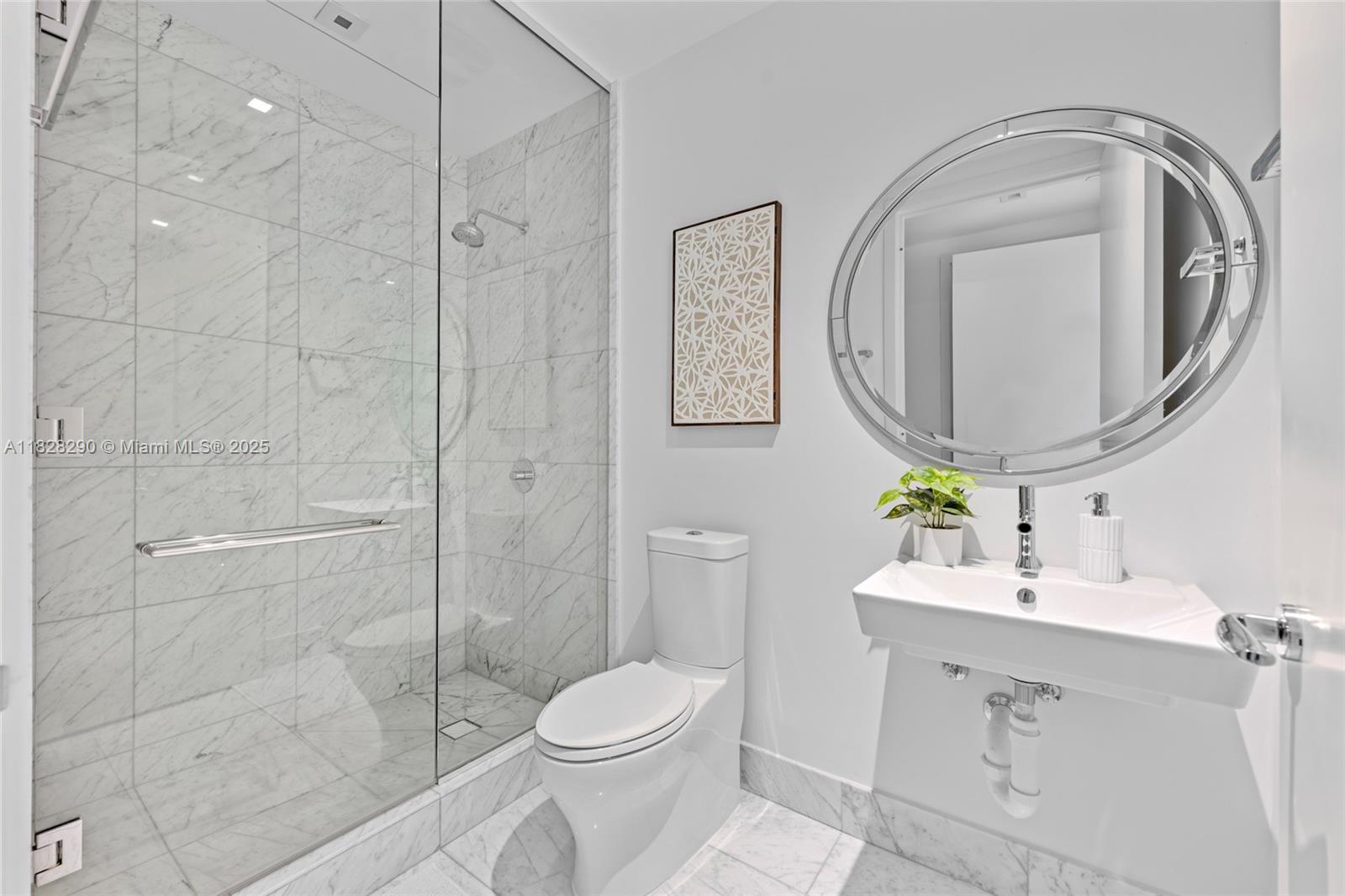 image Jade Signature35