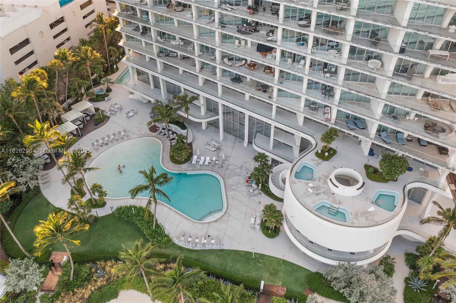image Jade Signature37