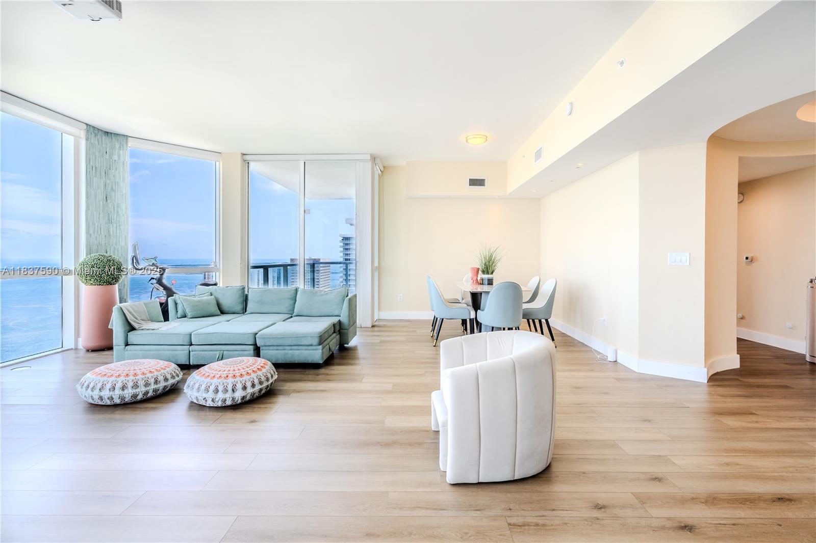 image Vizcayne Condo6