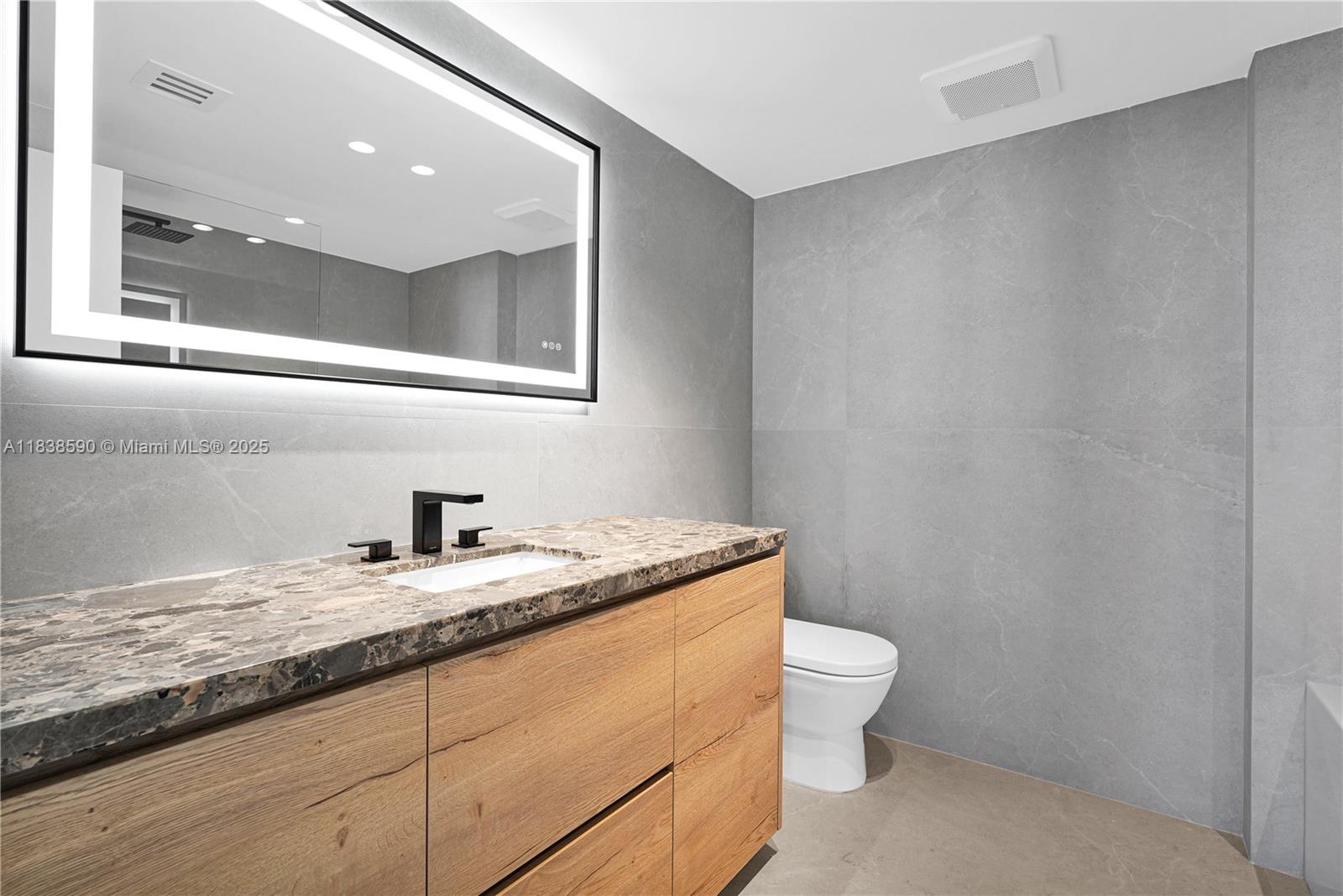 9111 E Bay Hbr Dr #PHD Bay Harbor Islands, FL 33154