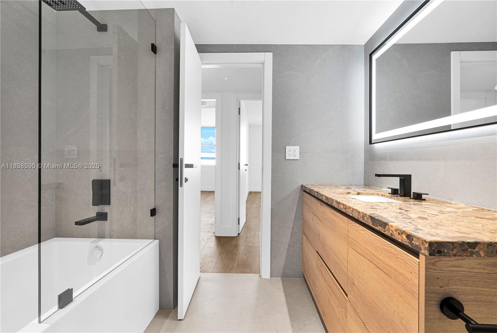 9111 E Bay Hbr Dr #PHD Bay Harbor Islands, FL 33154