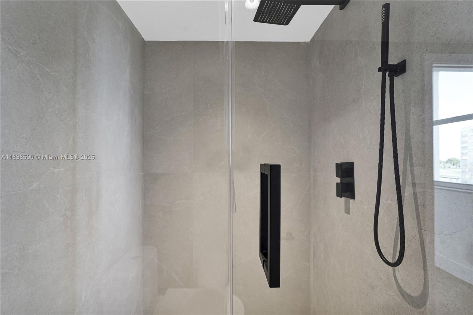 9111 E Bay Hbr Dr #PHD Bay Harbor Islands, FL 33154