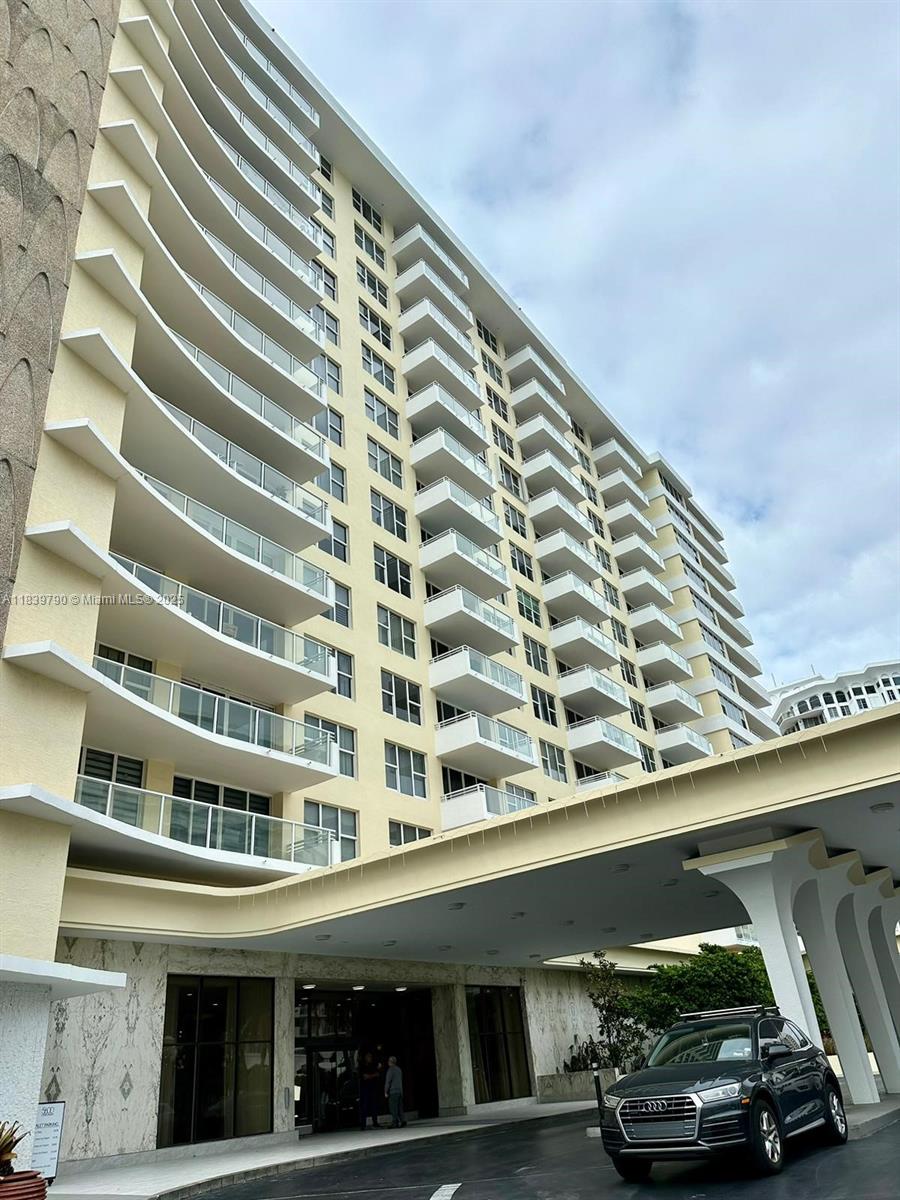 5600 Collins Ave #10U