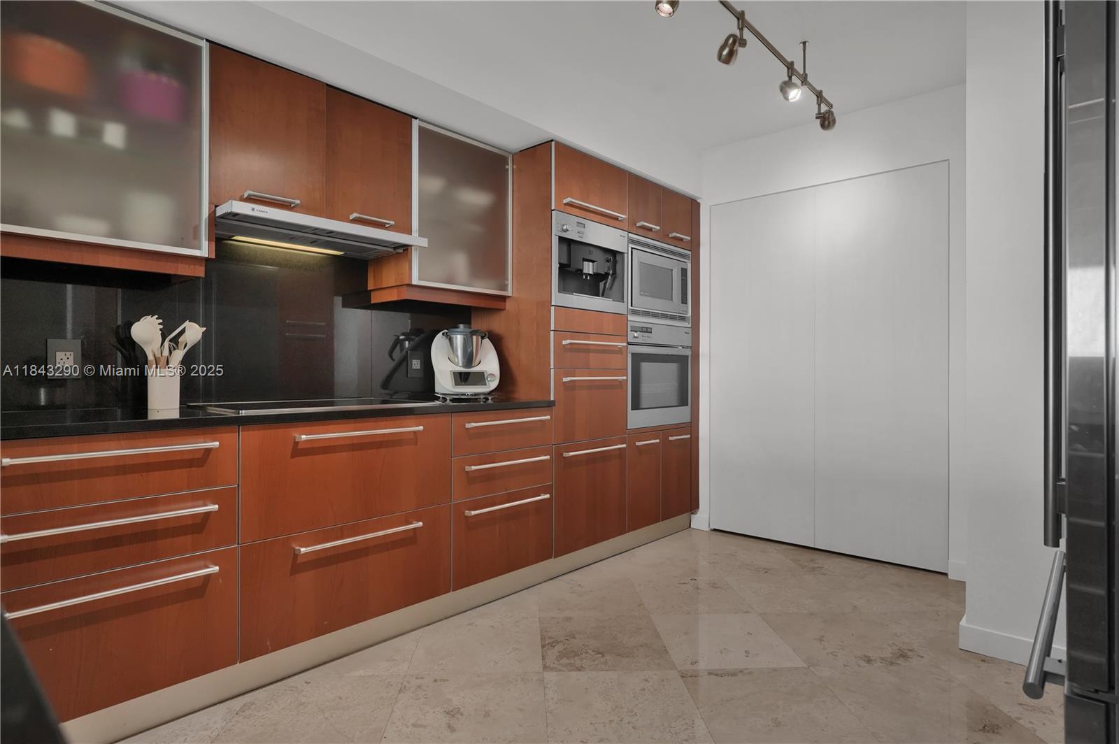 image Jade Residences17
