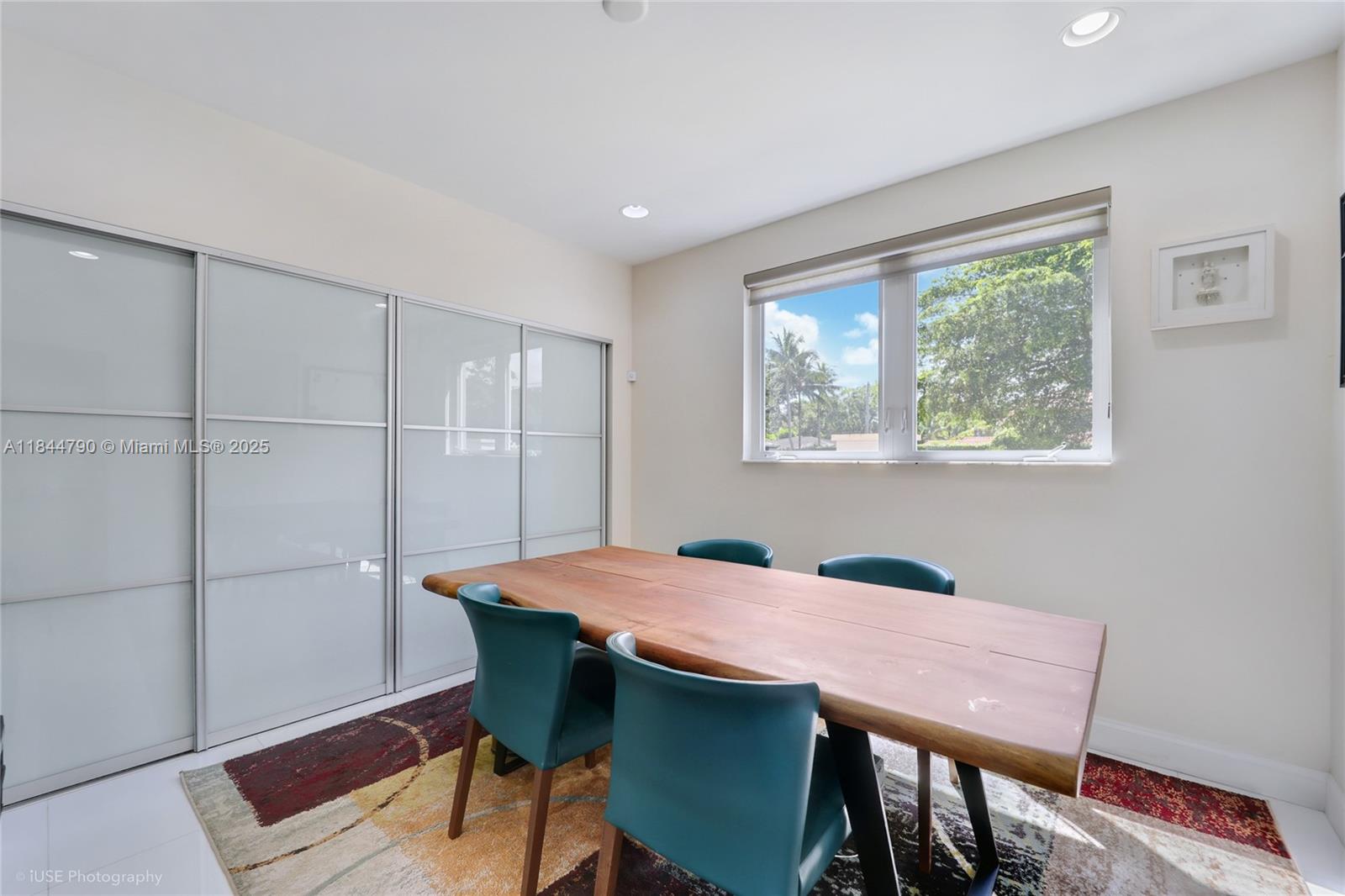 5320 Sunset Dr Miami, FL 33143