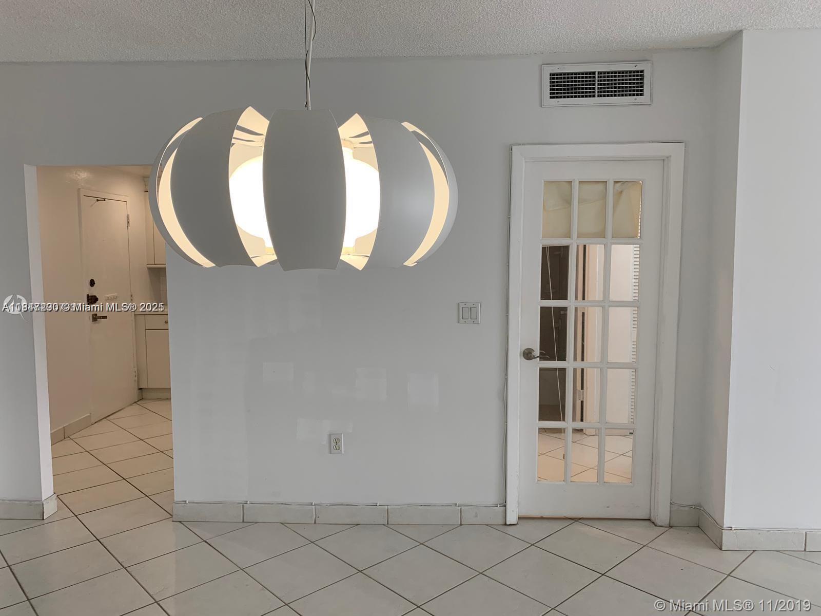 300 Bayview Dr #1901,Sunny Isles Beach, FL 33160