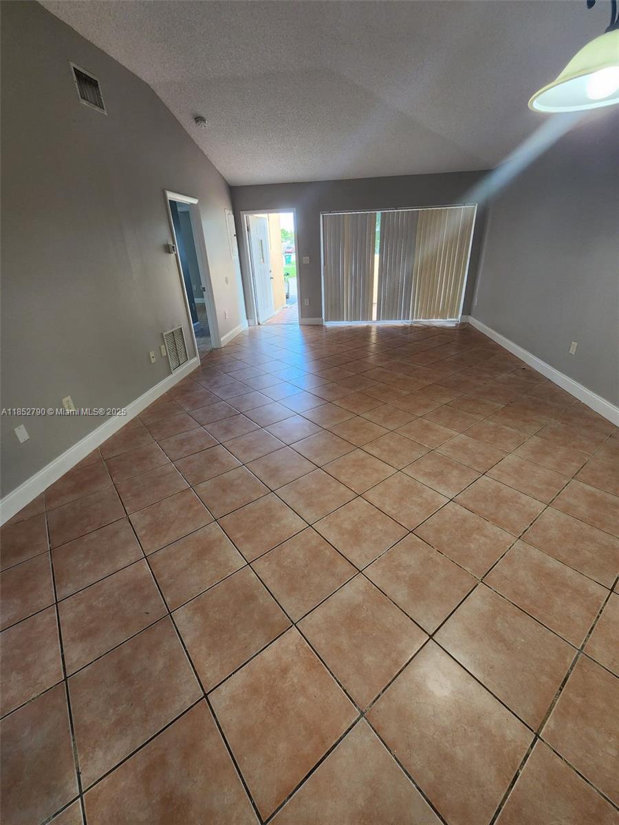 10521 SW 207th St #House Cutler Bay, FL 33189