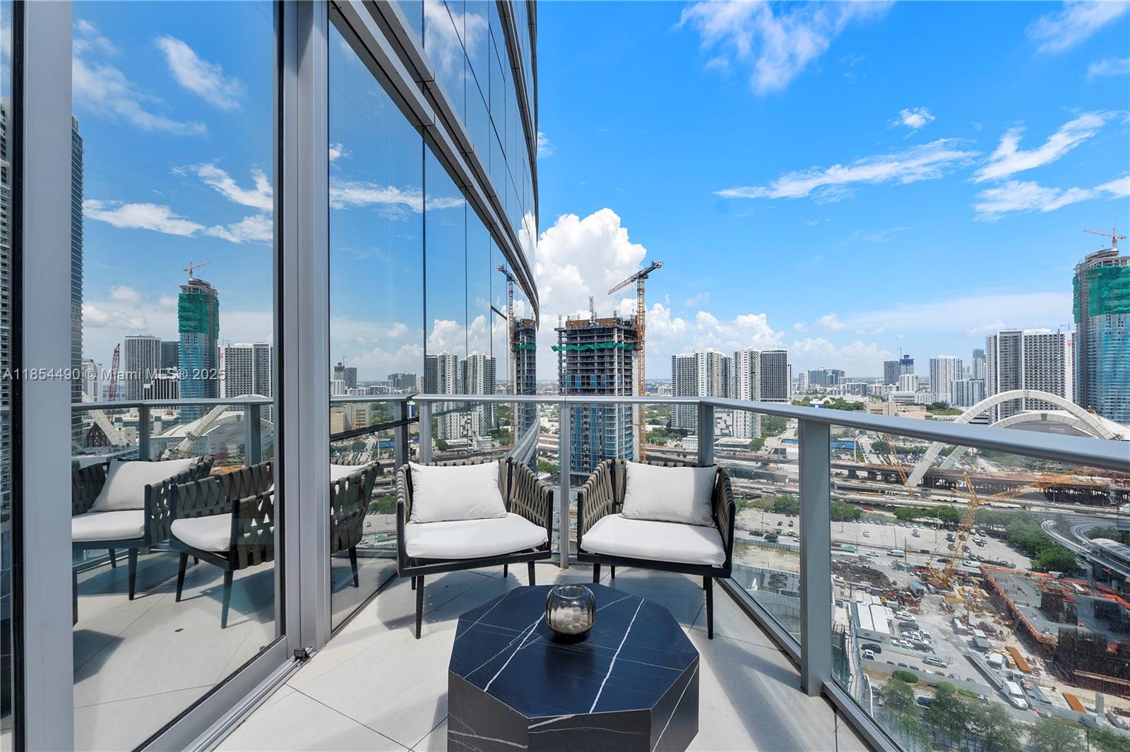 image Paramount Miami16