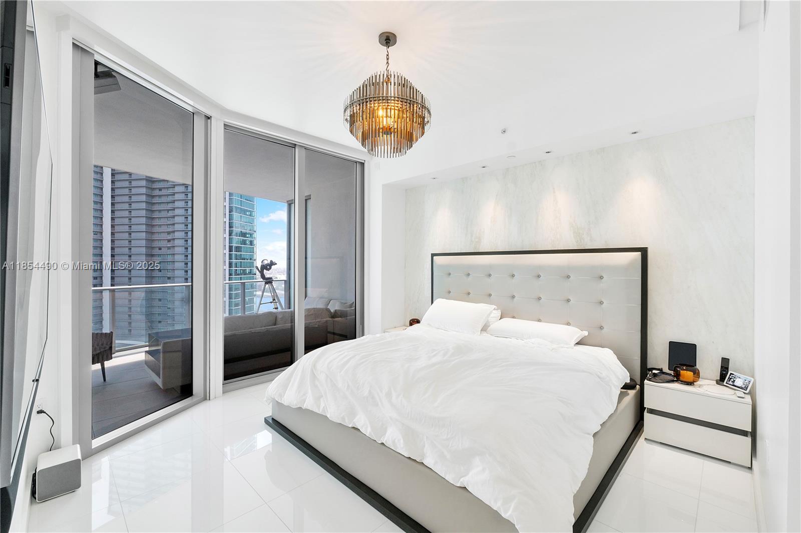 image Paramount Miami18