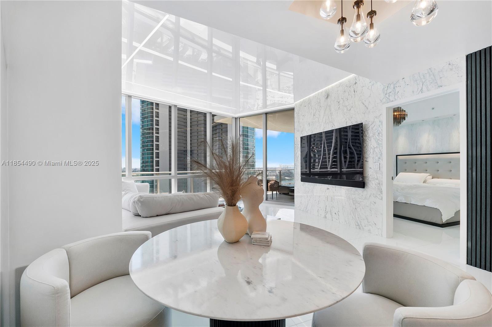image Paramount Miami1