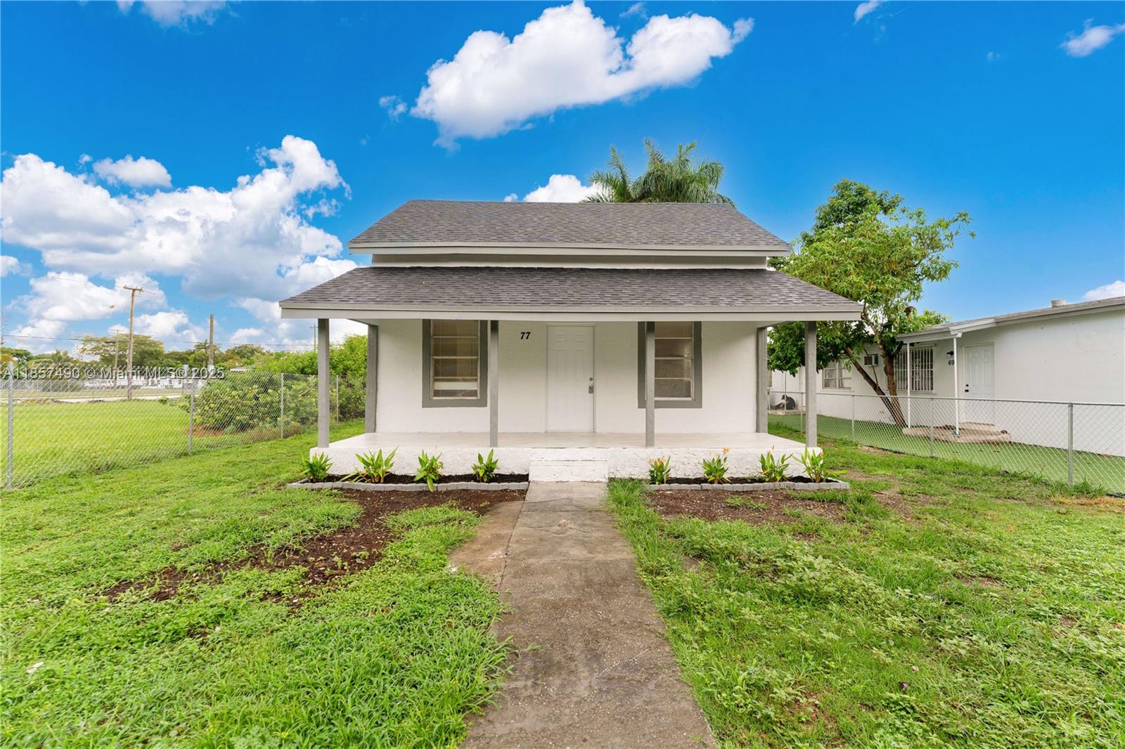 77 NW 5th St