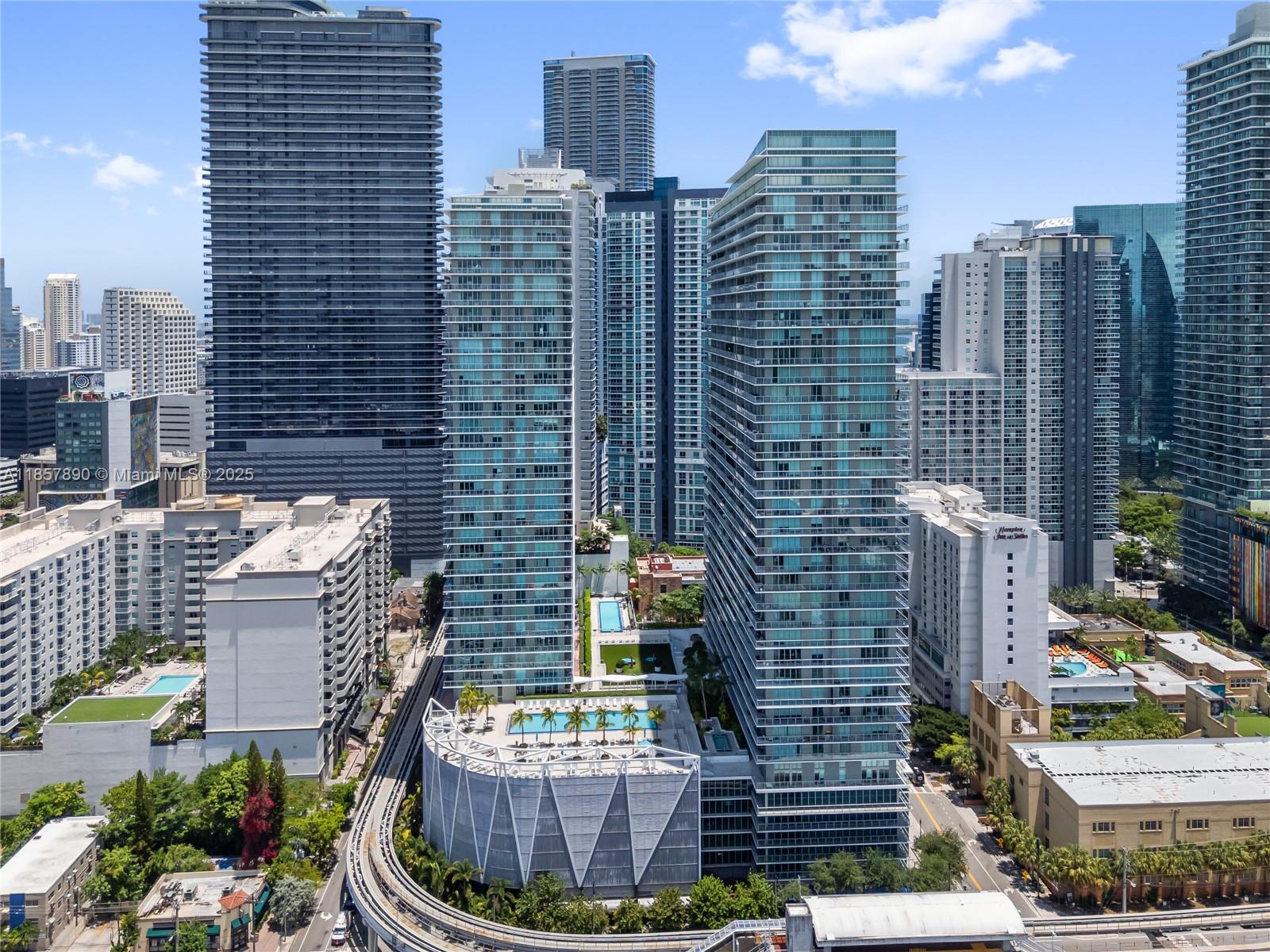 image Axis On Brickell2
