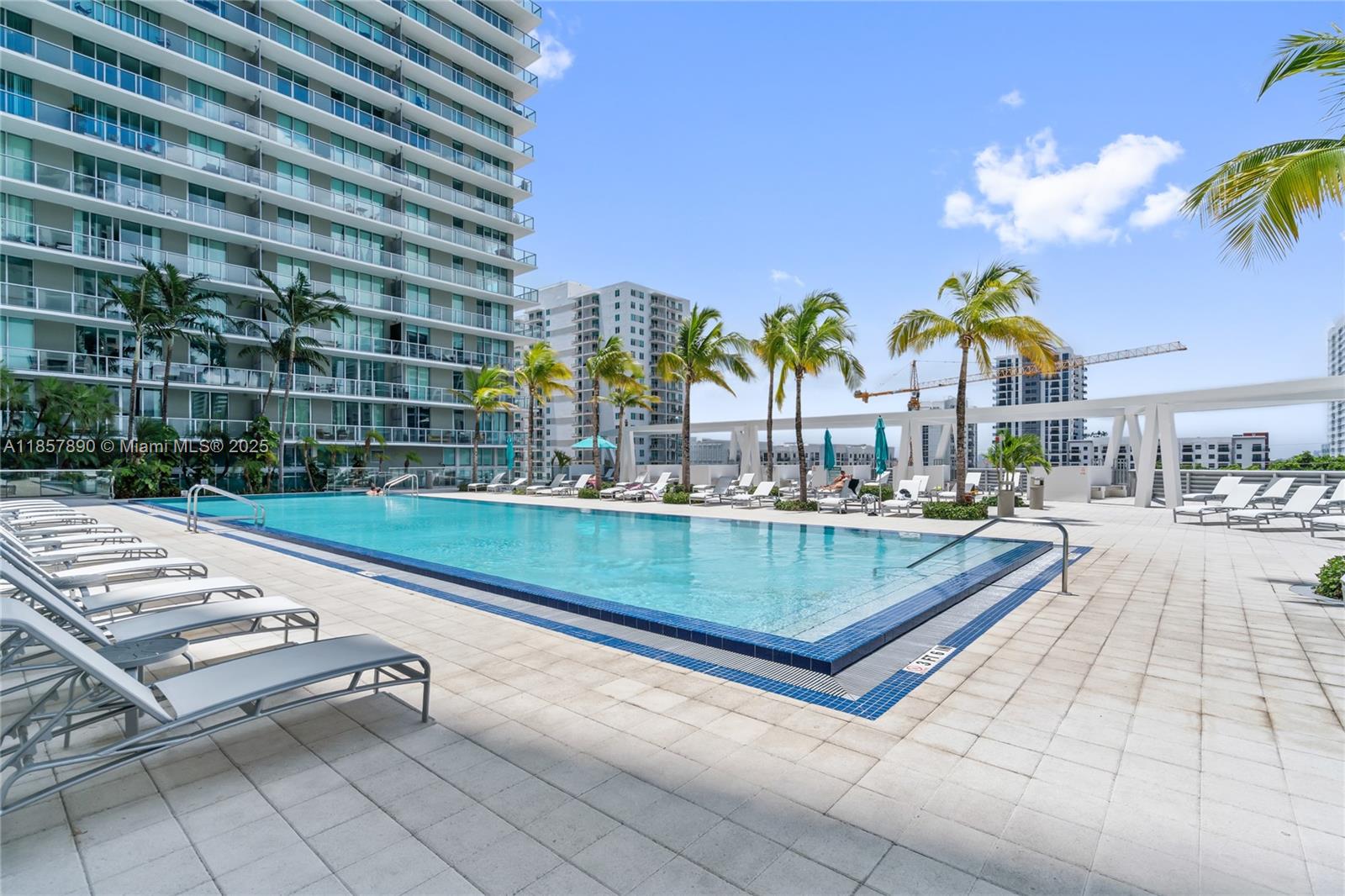 image Axis On Brickell32