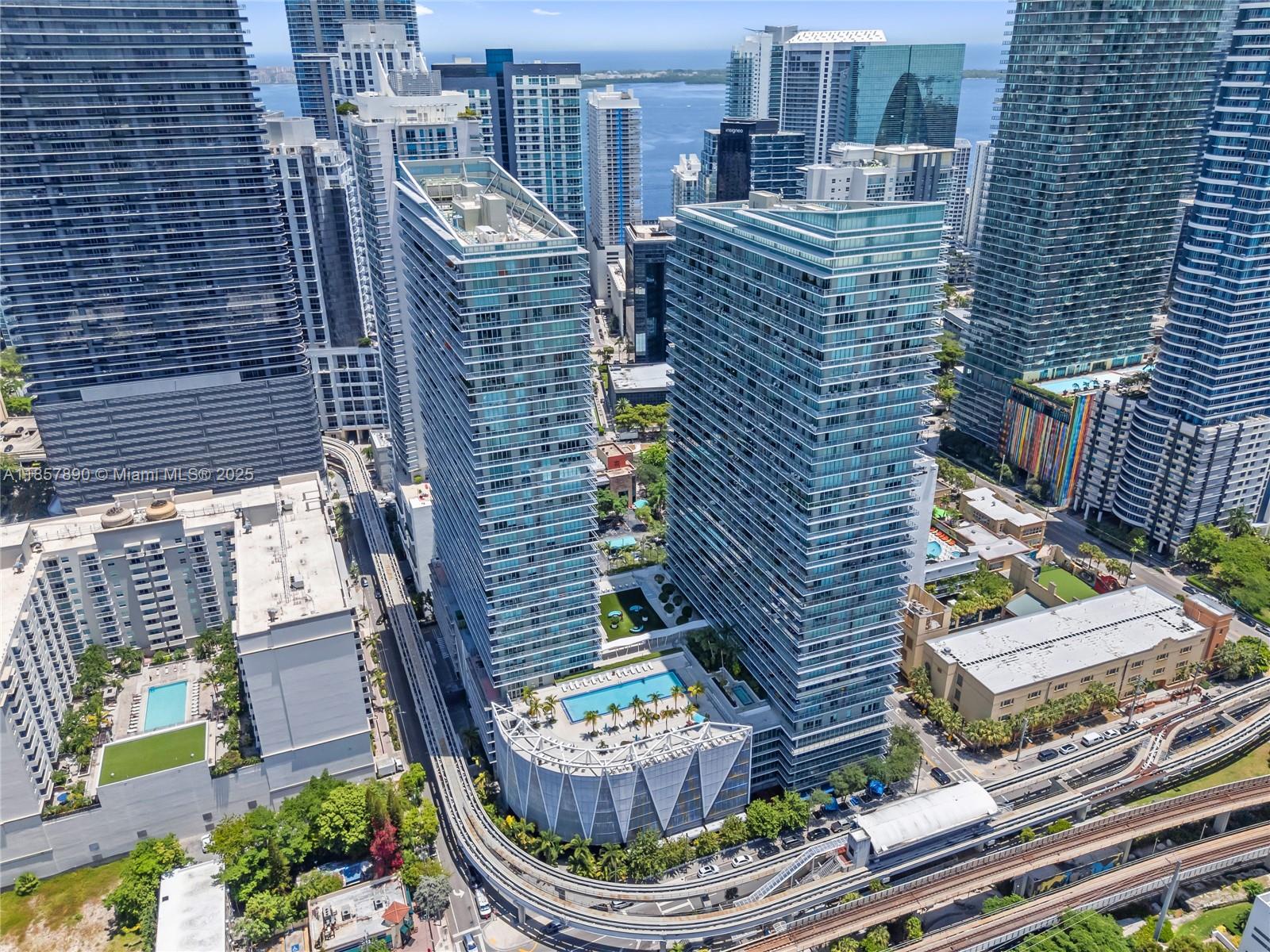 image Axis On Brickell3