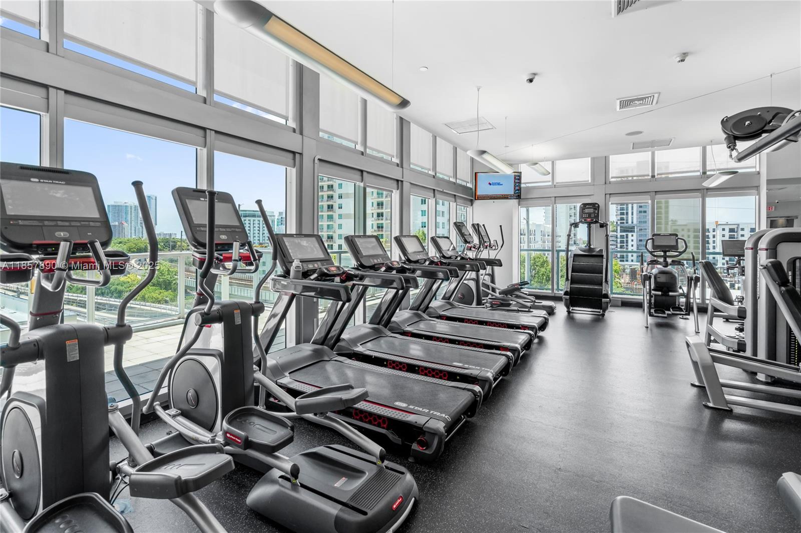 image Axis On Brickell45
