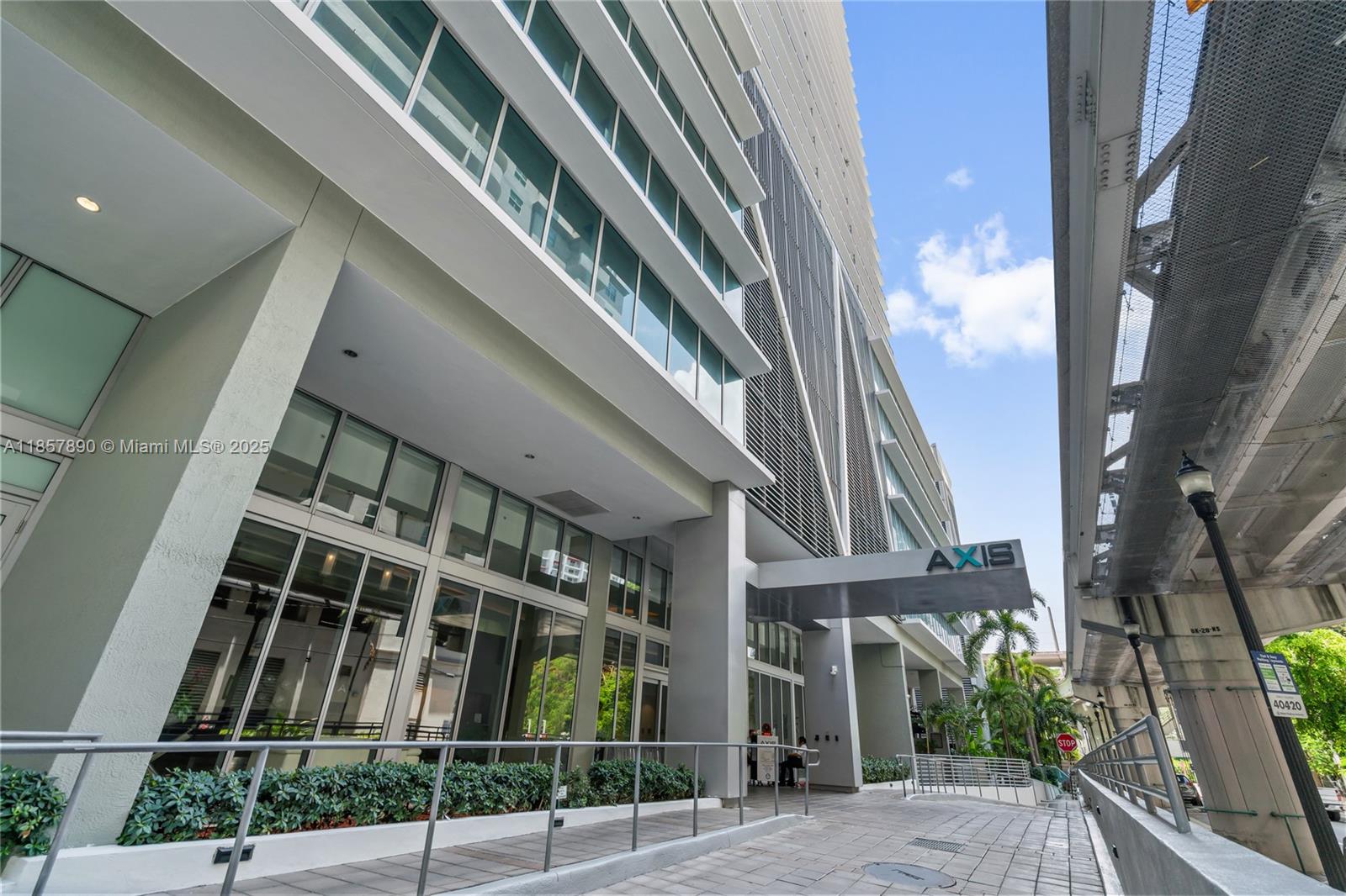 image Axis On Brickell52