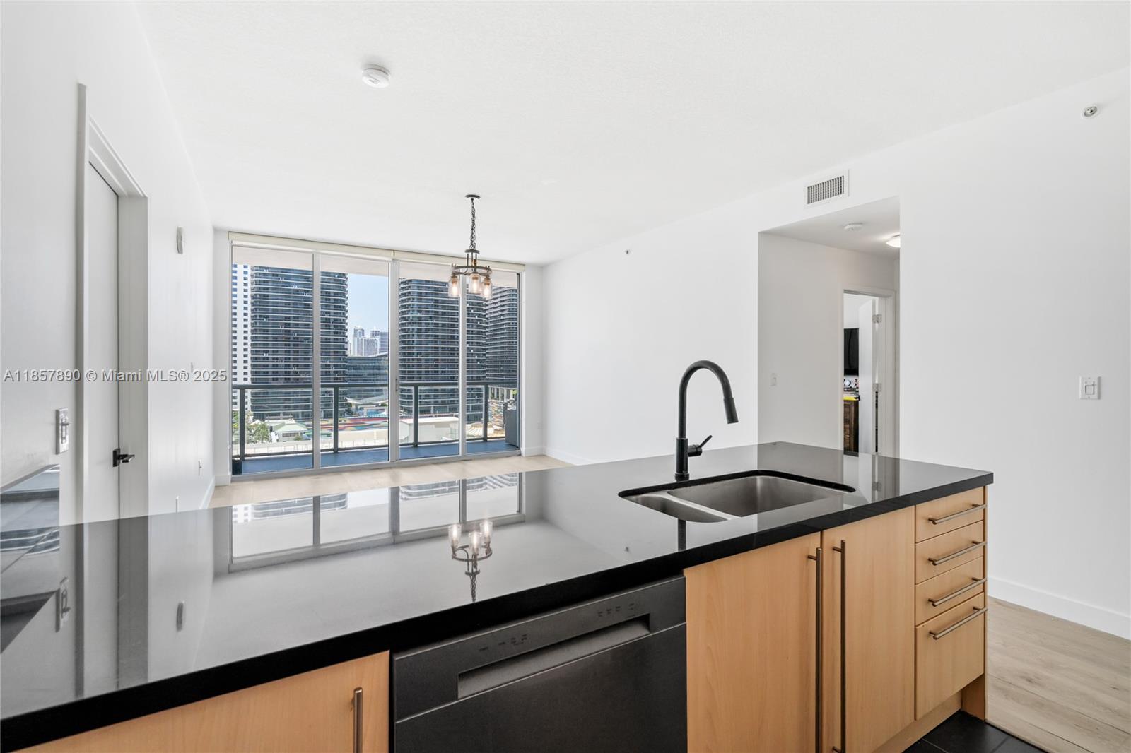 image Axis On Brickell8