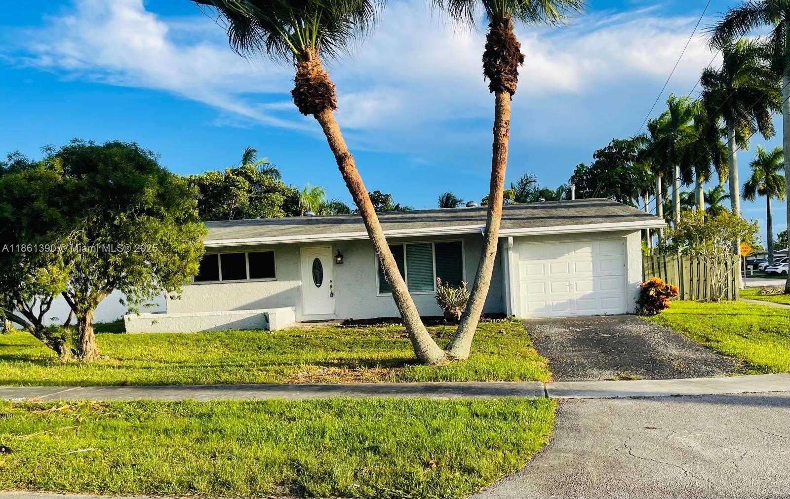 11500 NW 39th St