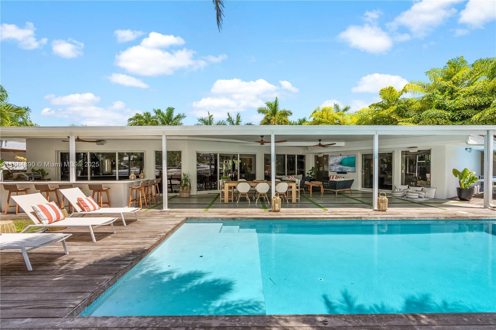 12910 Auralia Rd North Miami, FL 33181