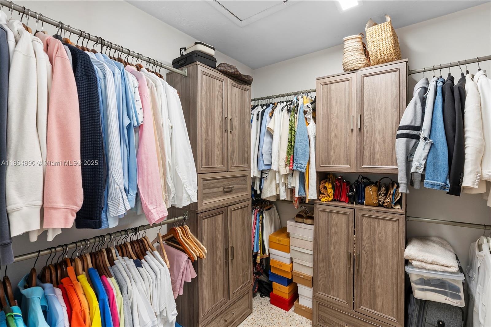 12910 Auralia Rd North Miami, FL 33181