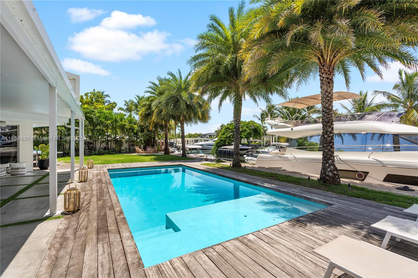 12910 Auralia Rd North Miami, FL 33181