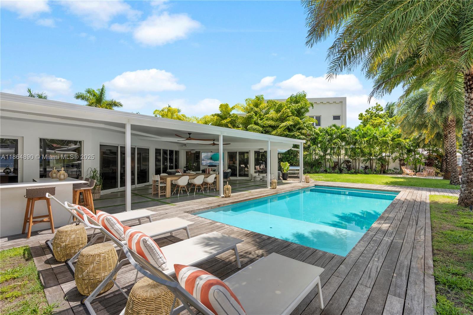 12910 Auralia Rd North Miami, FL 33181