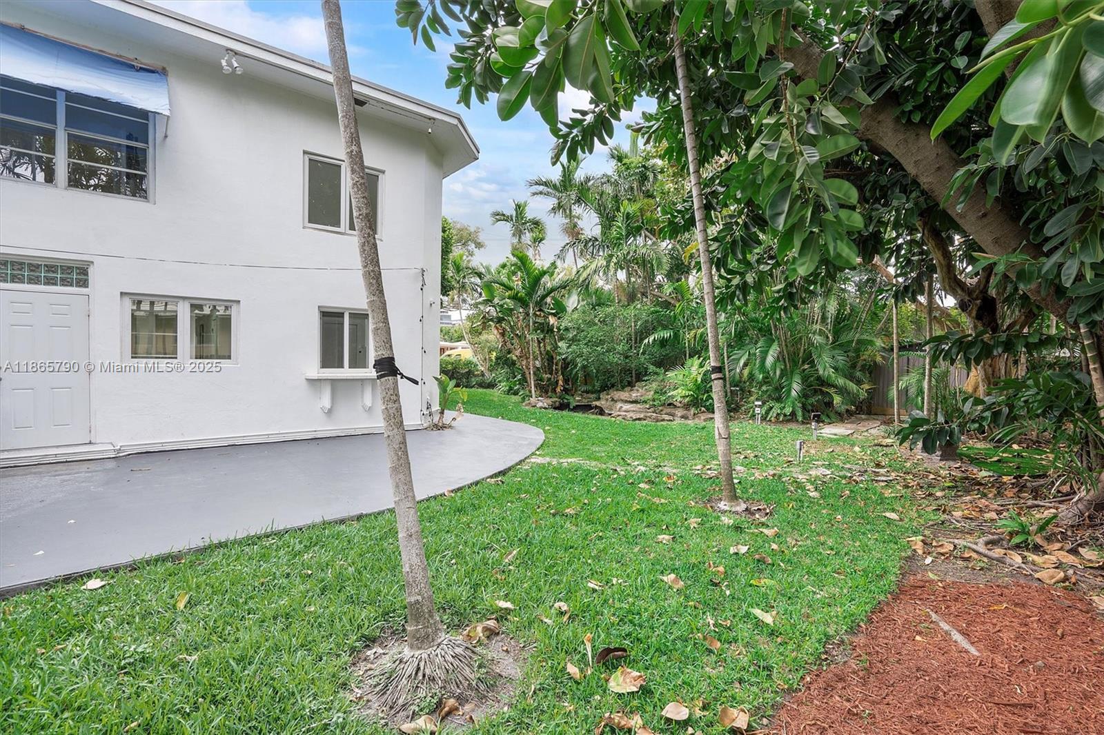 600 91st St #- Surfside, FL 33154