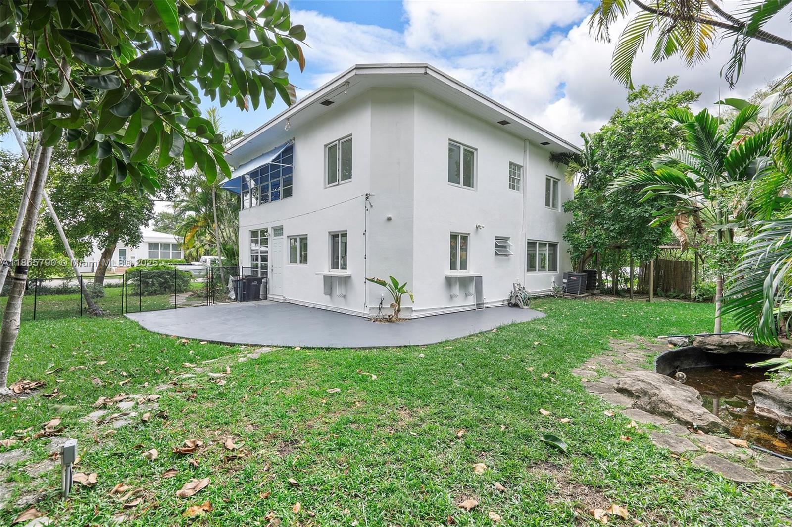 600 91st St #- Surfside, FL 33154