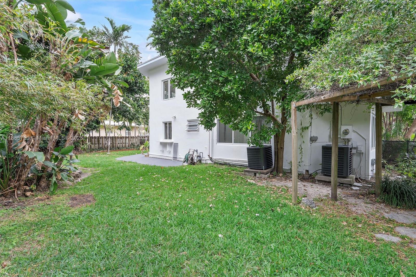 600 91st St #- Surfside, FL 33154