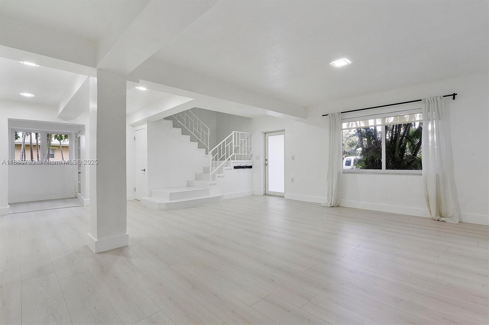 600 91st St #- Surfside, FL 33154