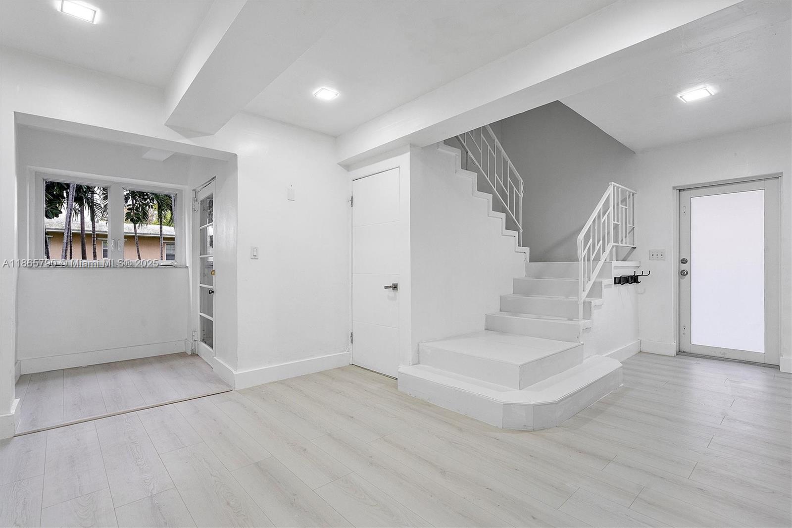 600 91st St #- Surfside, FL 33154