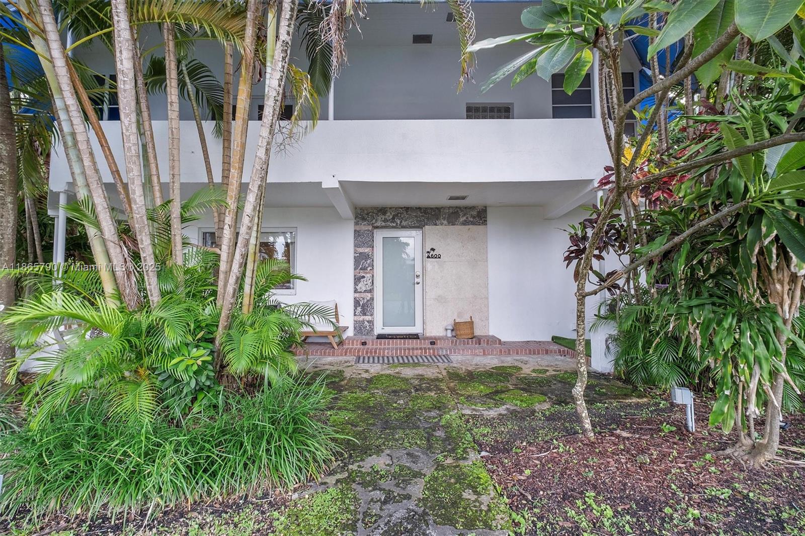 600 91st St #- Surfside, FL 33154