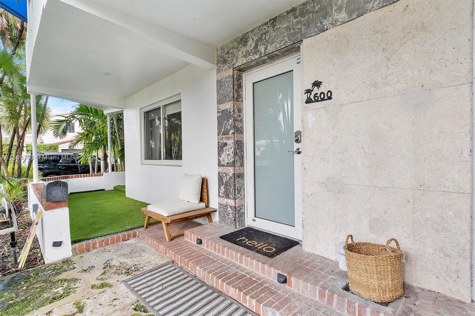 600 91st St #- Surfside, FL 33154