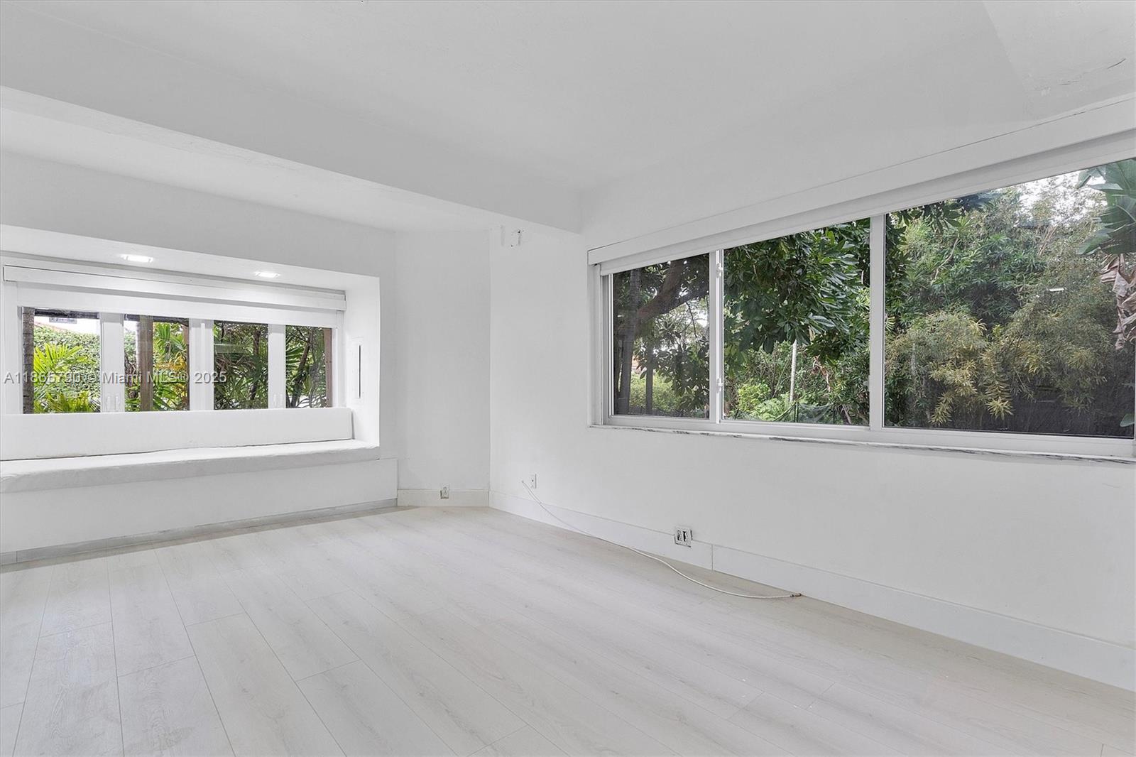 600 91st St #- Surfside, FL 33154