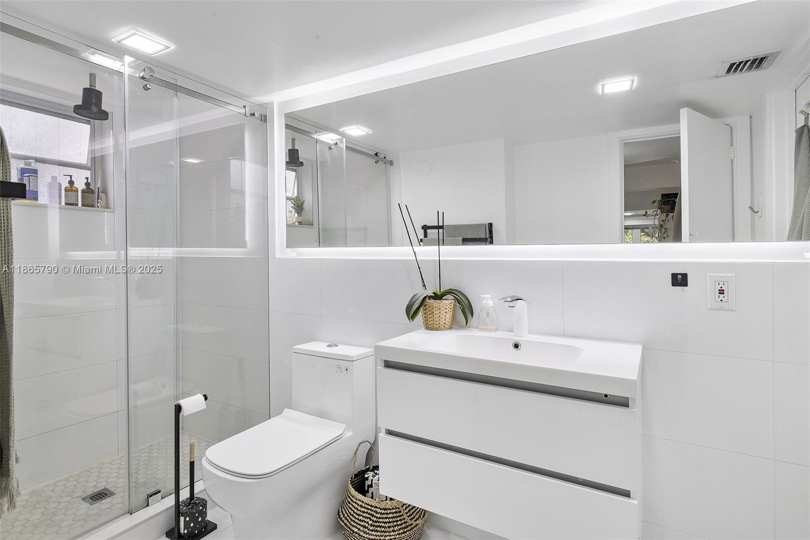 600 91st St #- Surfside, FL 33154