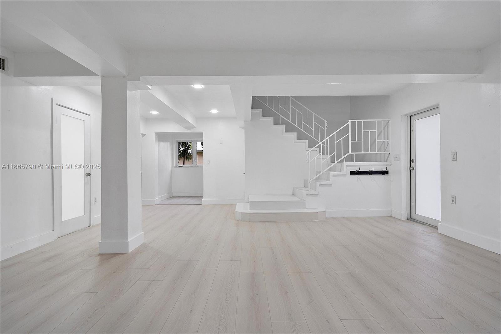 600 91st St #- Surfside, FL 33154