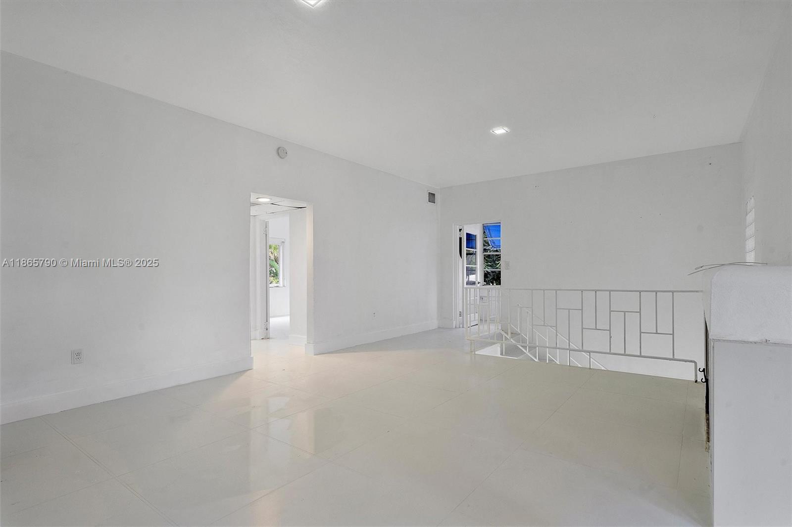 600 91st St #- Surfside, FL 33154