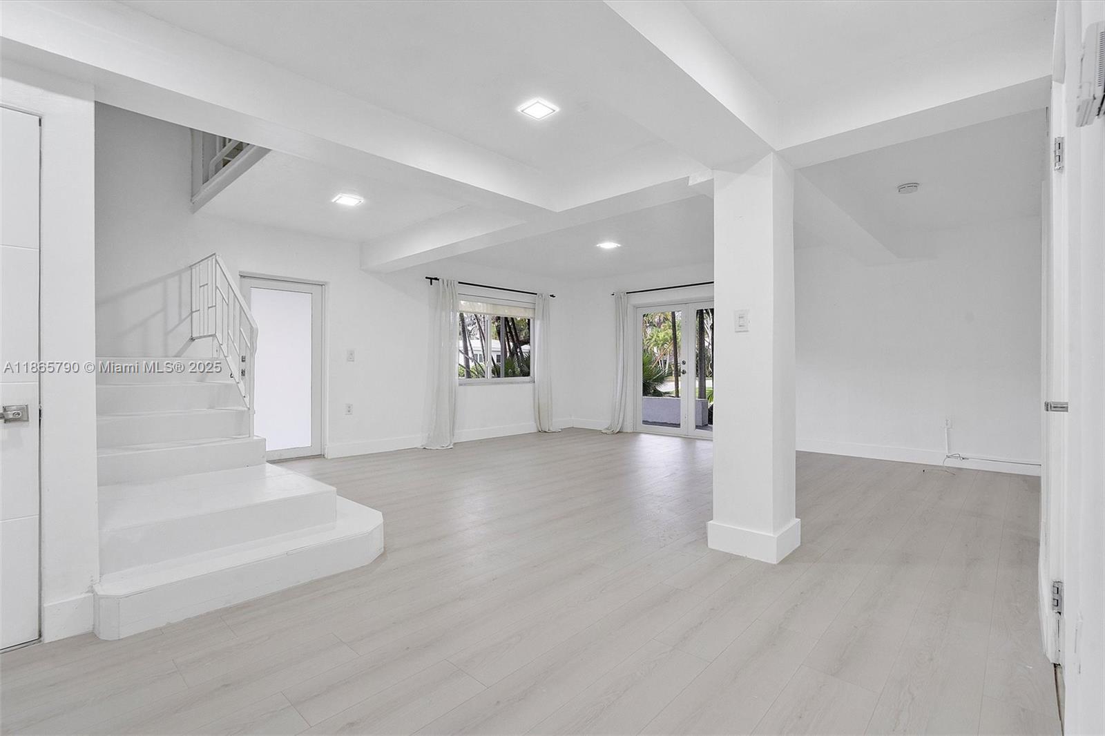 600 91st St #- Surfside, FL 33154