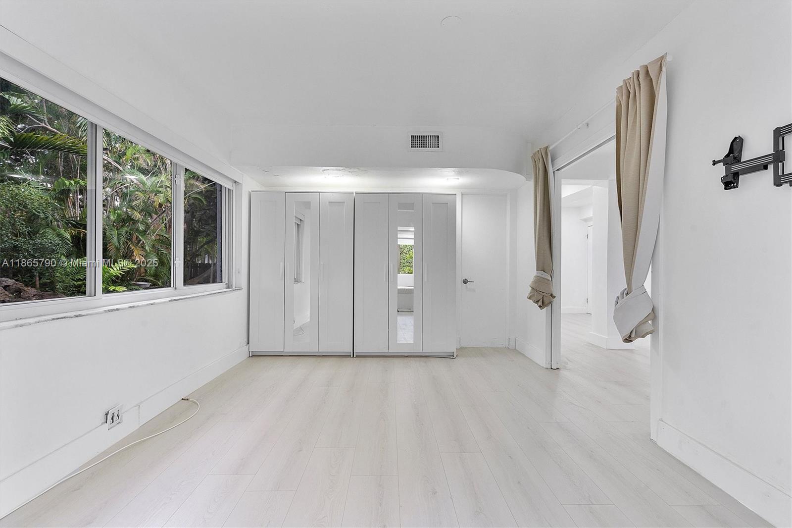 600 91st St #- Surfside, FL 33154