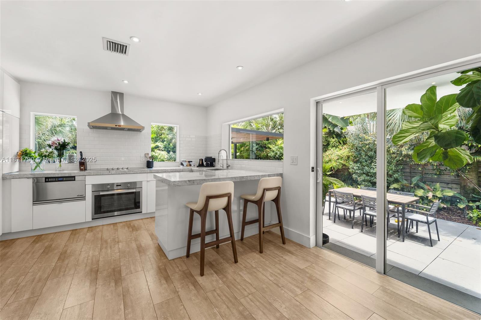 175 NW 44th St Miami, FL 33127