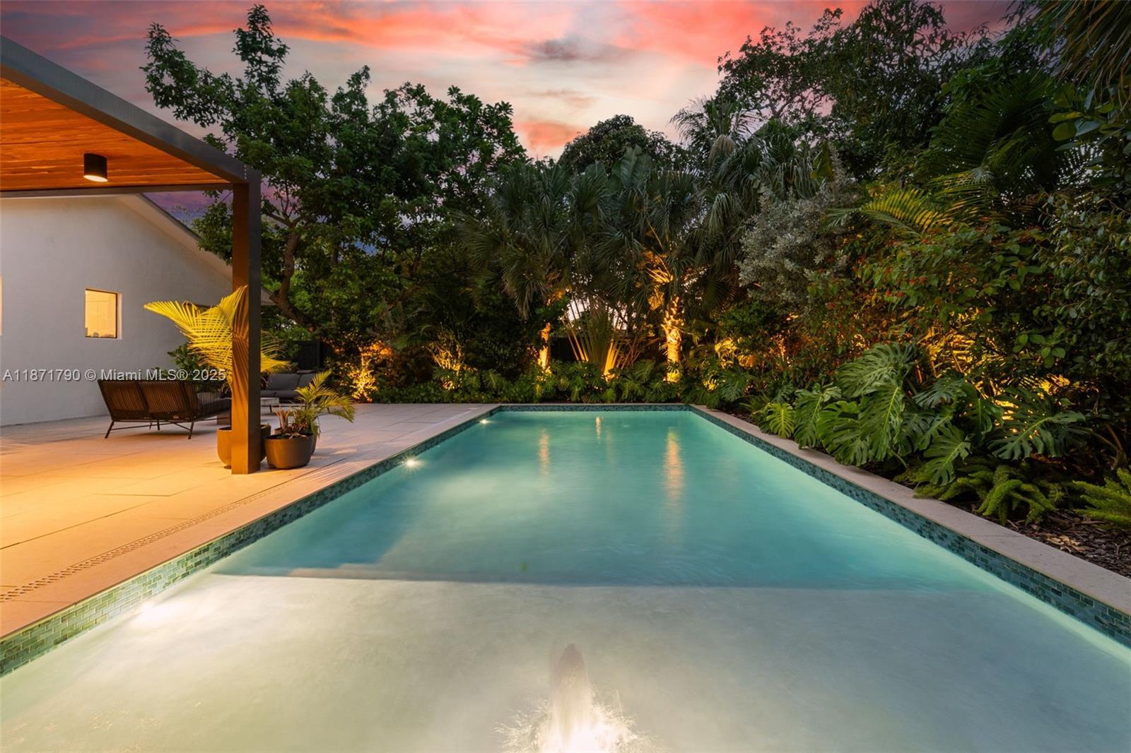 175 NW 44th St Miami, FL 33127