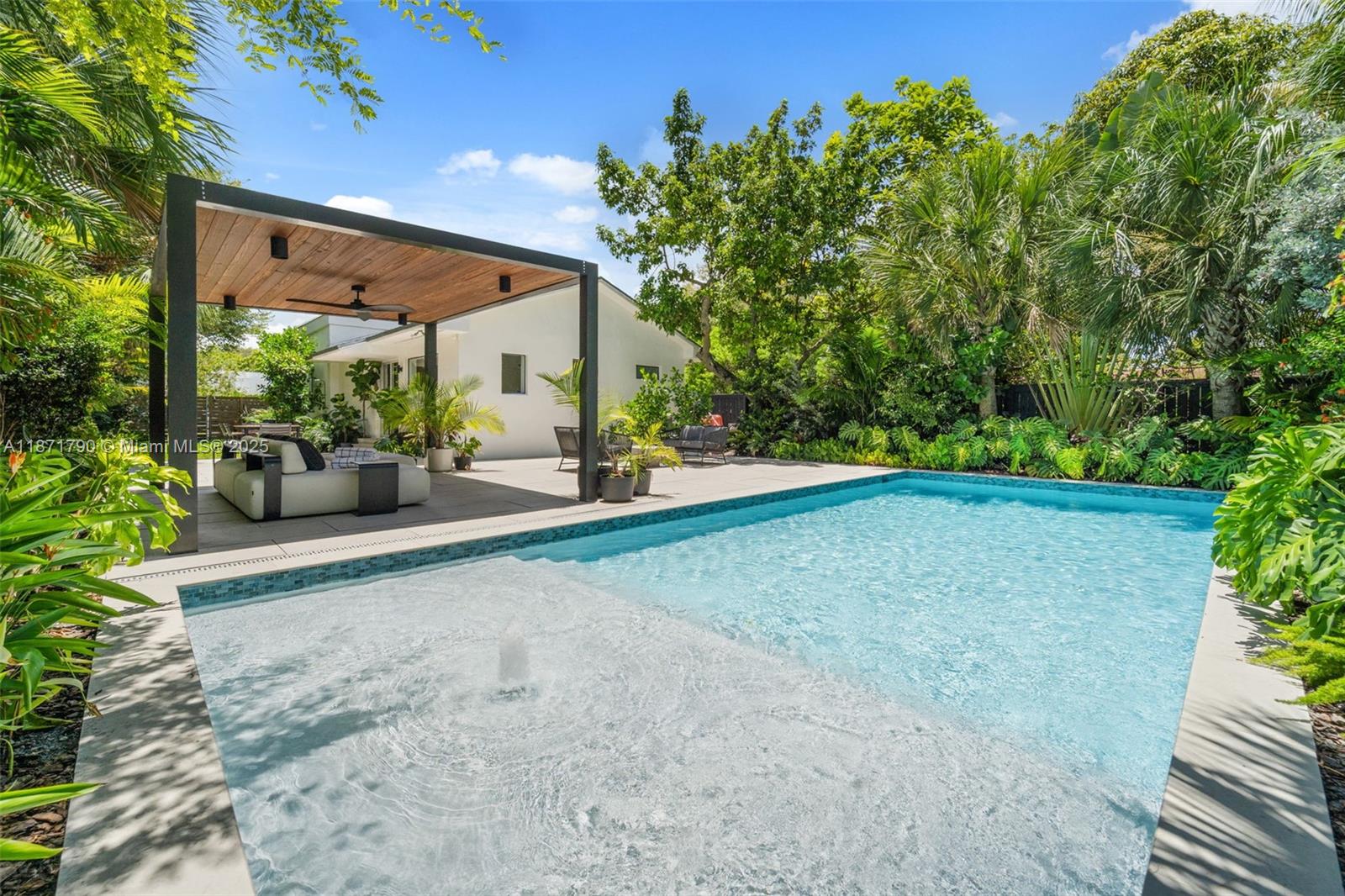 175 NW 44th St Miami, FL 33127