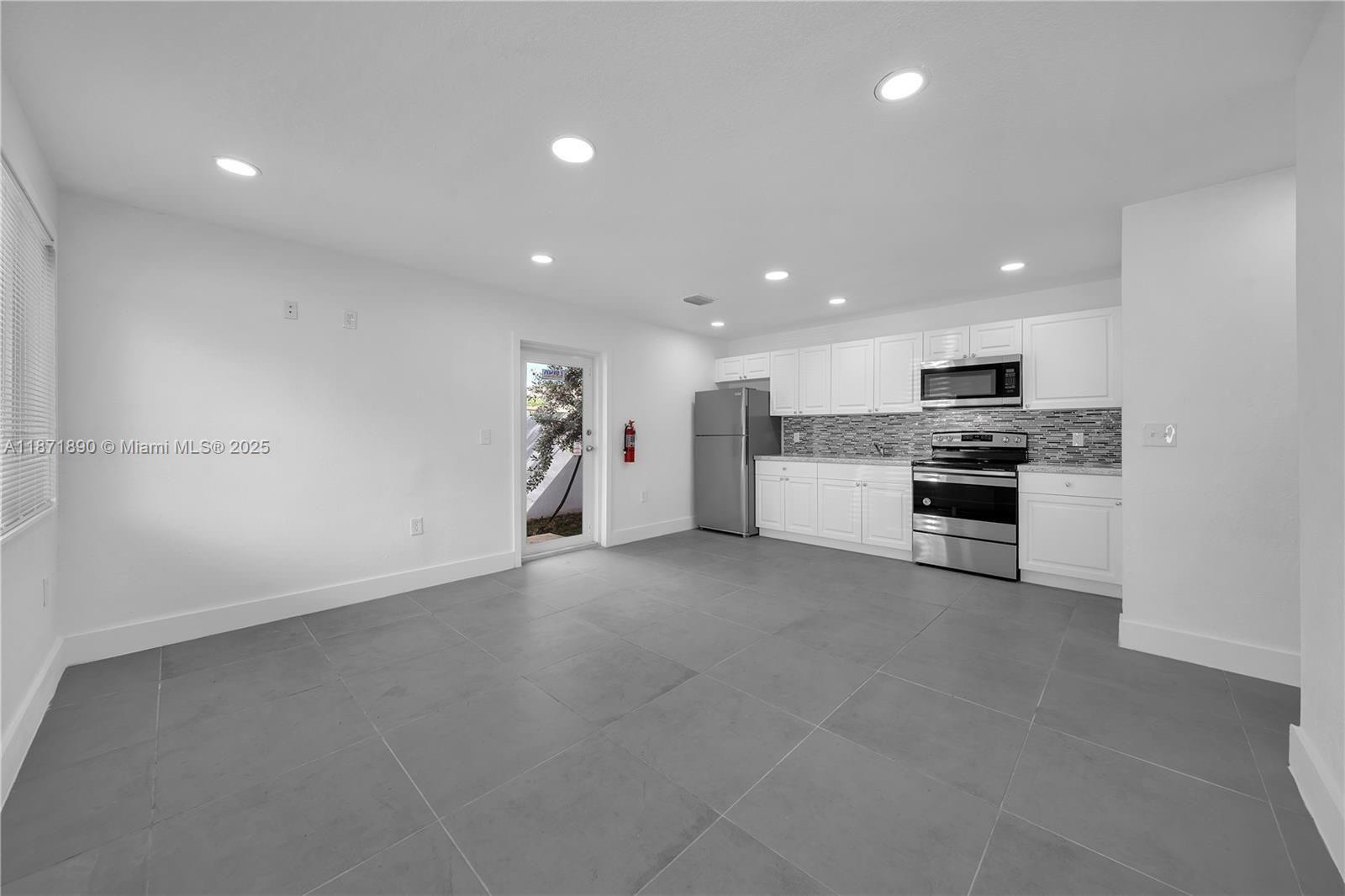 3737 NW 20th Ave #3737