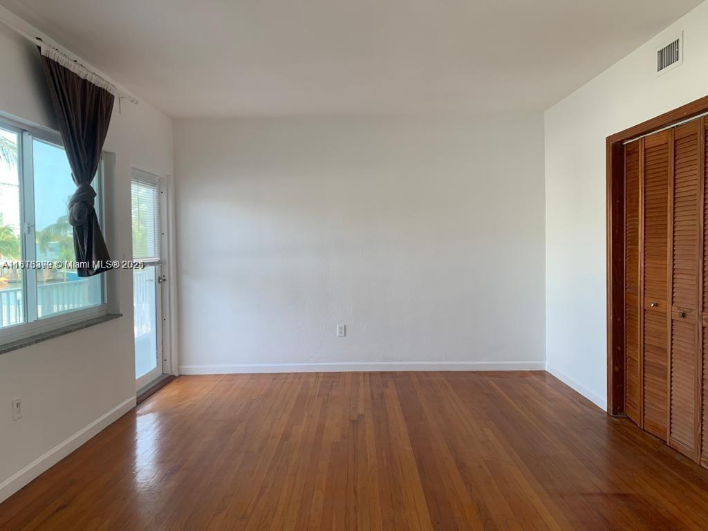 7207 Bay Dr #14