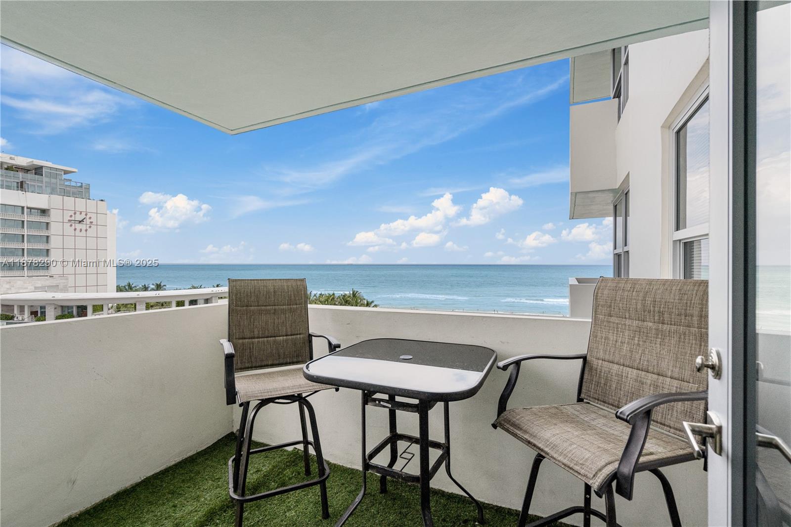 2899 Collins Ave #1021