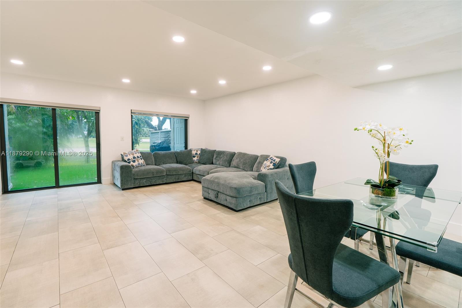 19230 Bobolink Dr