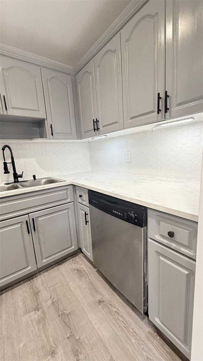 Undisclosed Address,Lauderhill, FL 33319